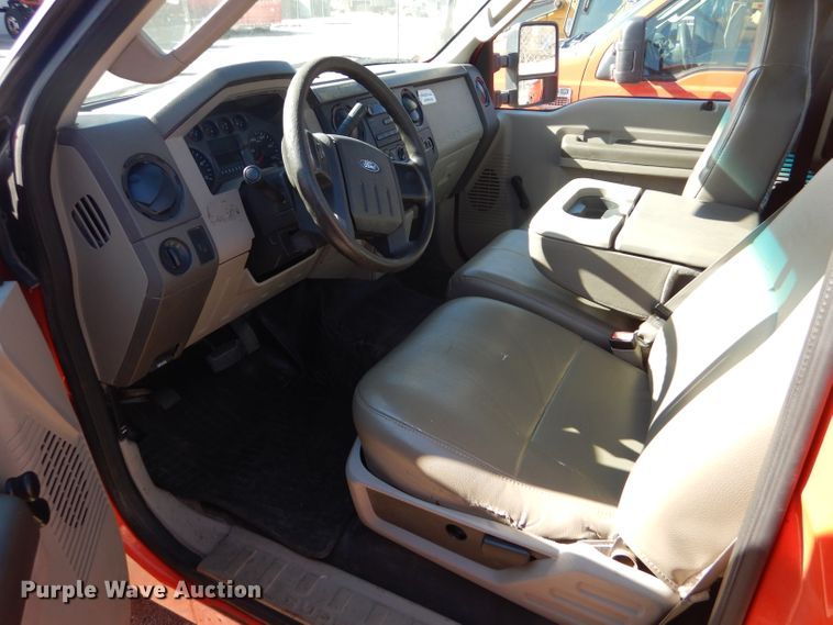 image for item DE4411 2008 Ford F250 Super Duty utility bed pickup truck