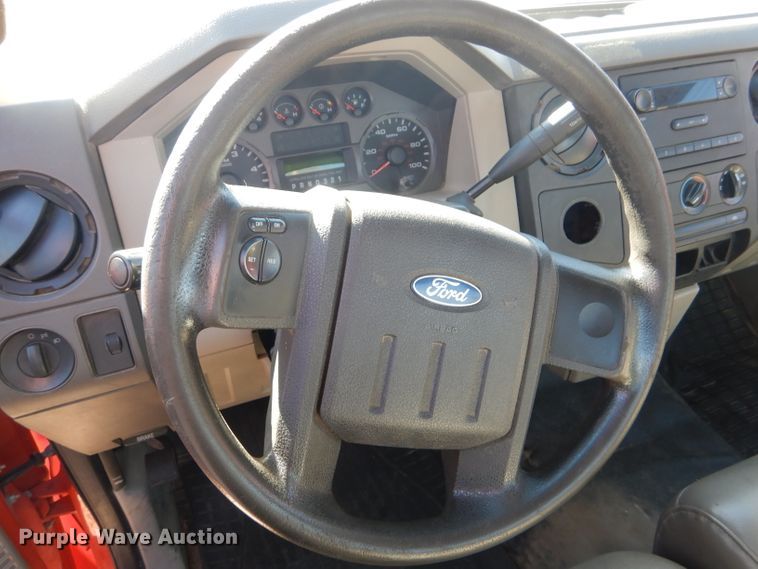 image for item DE4411 2008 Ford F250 Super Duty utility bed pickup truck