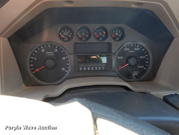 image for item DE4411 2008 Ford F250 Super Duty utility bed pickup truck