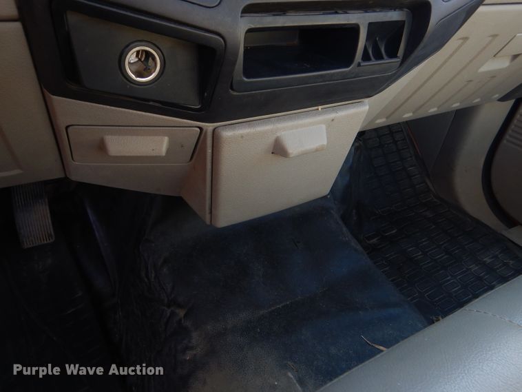 image for item DE4411 2008 Ford F250 Super Duty utility bed pickup truck