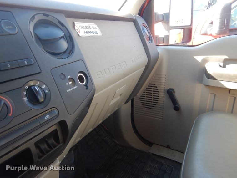 image for item DE4411 2008 Ford F250 Super Duty utility bed pickup truck