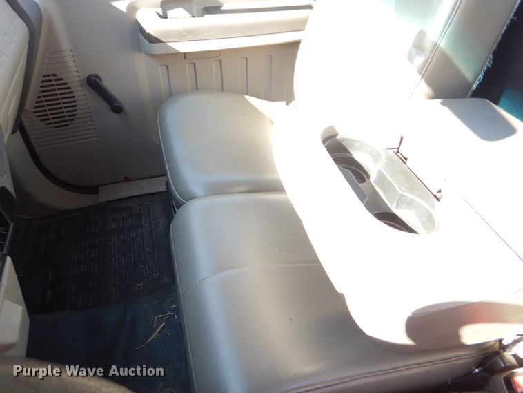 image for item DE4411 2008 Ford F250 Super Duty utility bed pickup truck