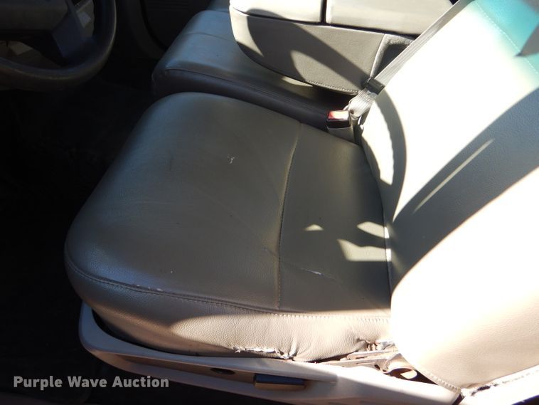 image for item DE4411 2008 Ford F250 Super Duty utility bed pickup truck