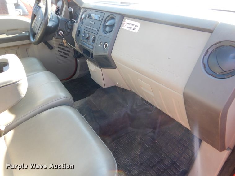 image for item DE4411 2008 Ford F250 Super Duty utility bed pickup truck
