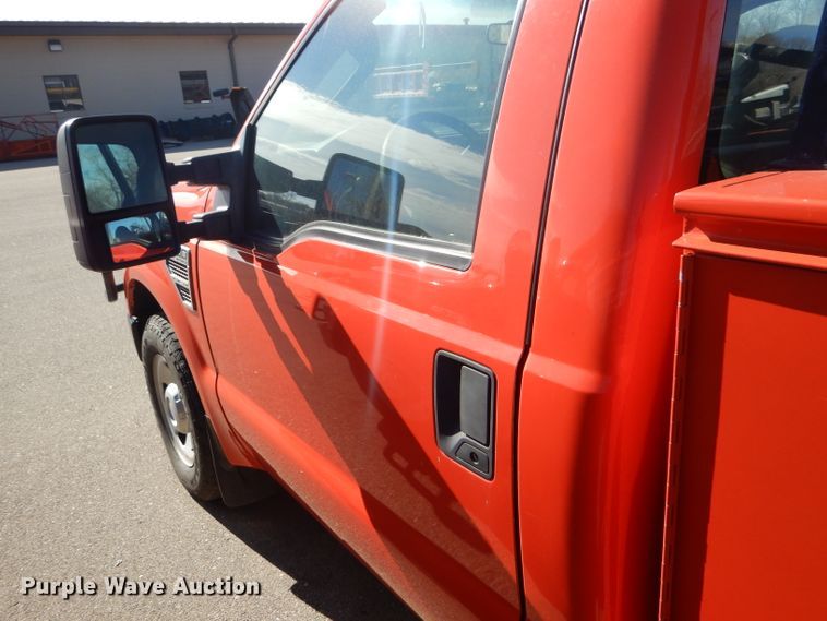 image for item DE4411 2008 Ford F250 Super Duty utility bed pickup truck