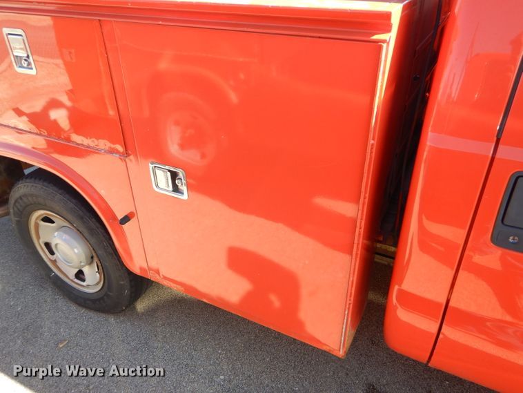 image for item DE4411 2008 Ford F250 Super Duty utility bed pickup truck