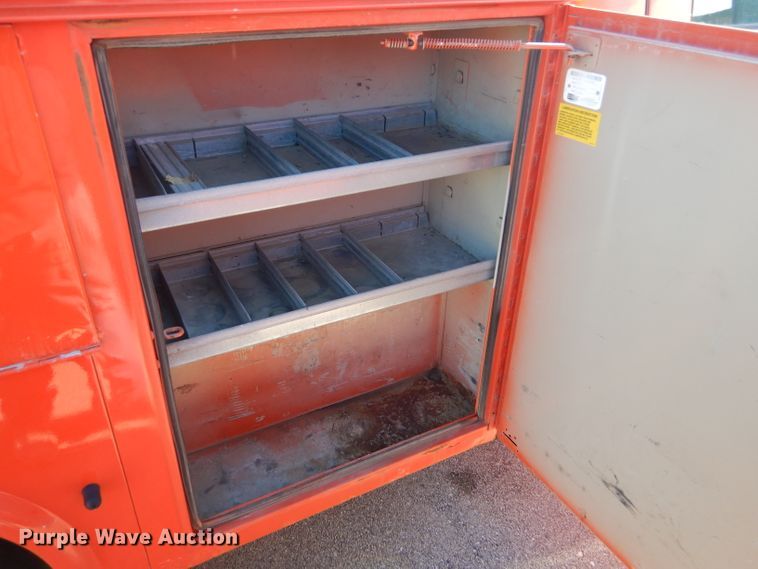 image for item DE4411 2008 Ford F250 Super Duty utility bed pickup truck