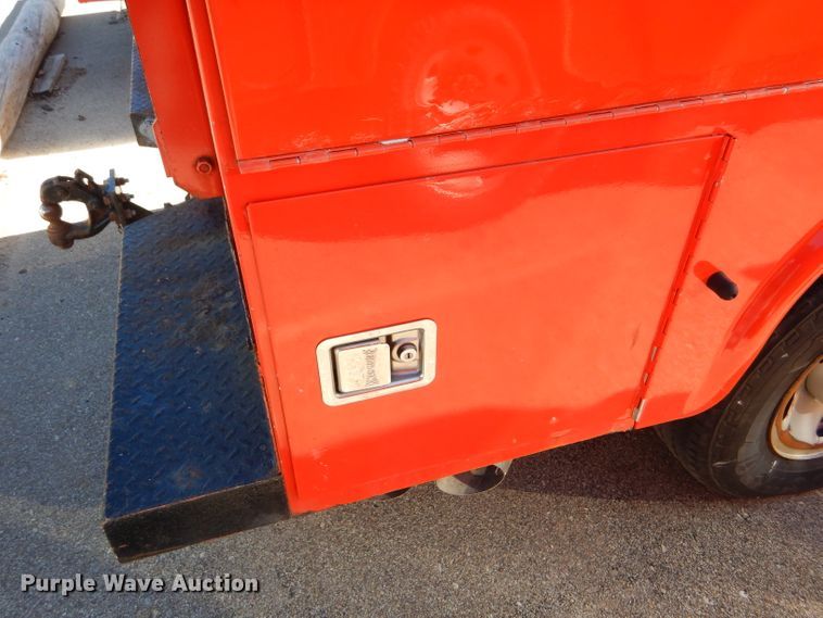 image for item DE4411 2008 Ford F250 Super Duty utility bed pickup truck