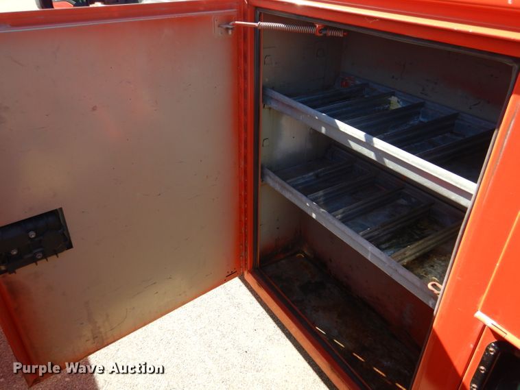 image for item DE4411 2008 Ford F250 Super Duty utility bed pickup truck