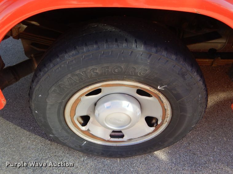 image for item DE4411 2008 Ford F250 Super Duty utility bed pickup truck