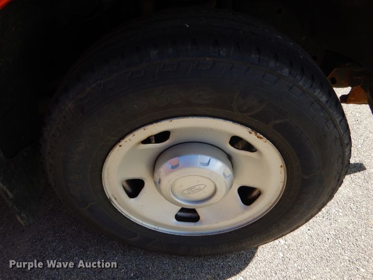 image for item DE4411 2008 Ford F250 Super Duty utility bed pickup truck