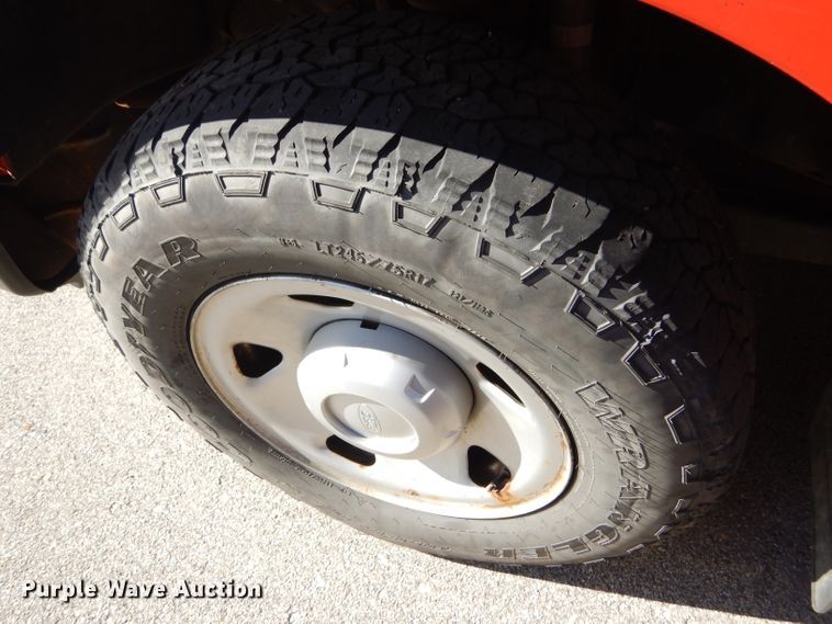 image for item DE4411 2008 Ford F250 Super Duty utility bed pickup truck