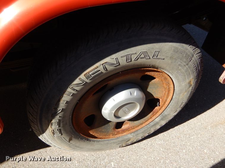 image for item DE4411 2008 Ford F250 Super Duty utility bed pickup truck