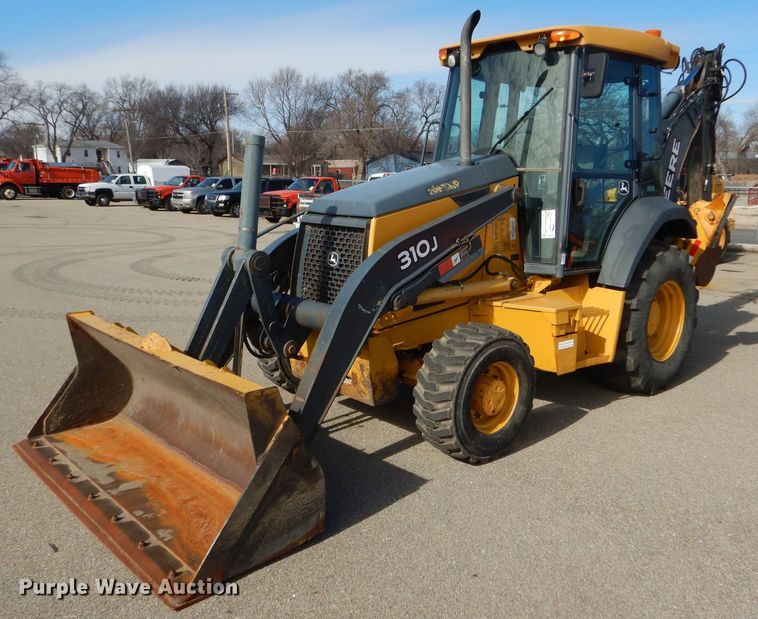image for item DE4412 2007 John Deere 310J backhoe