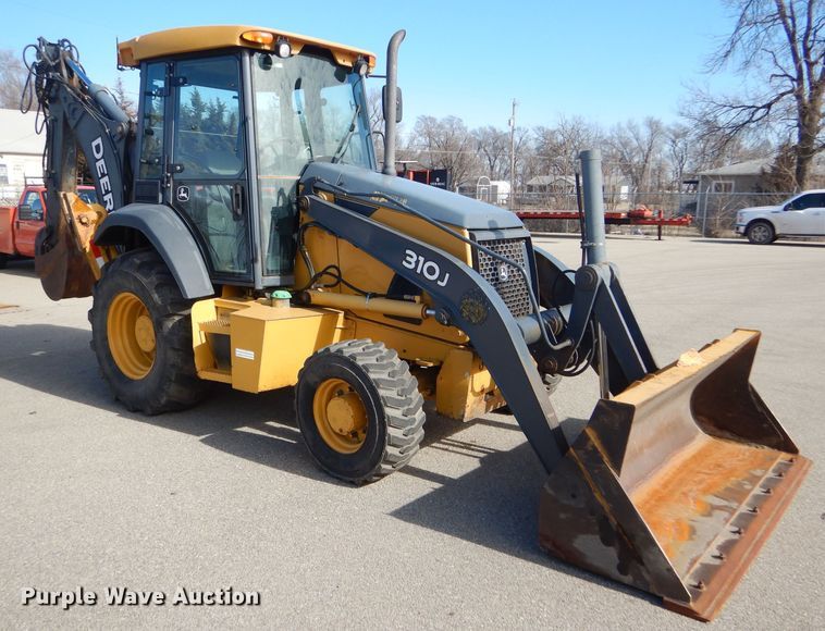 image for item DE4412 2007 John Deere 310J backhoe