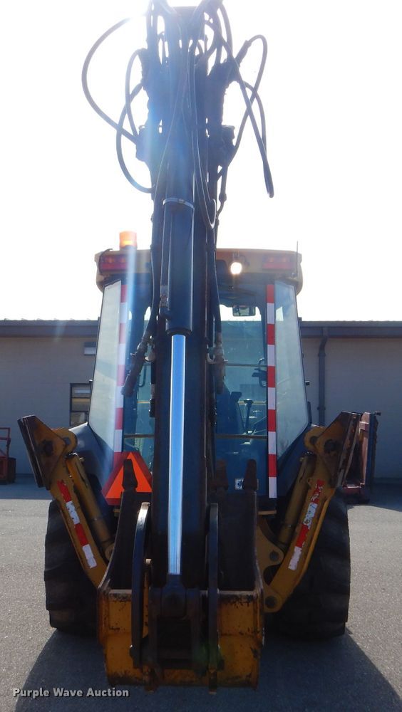 image for item DE4412 2007 John Deere 310J backhoe