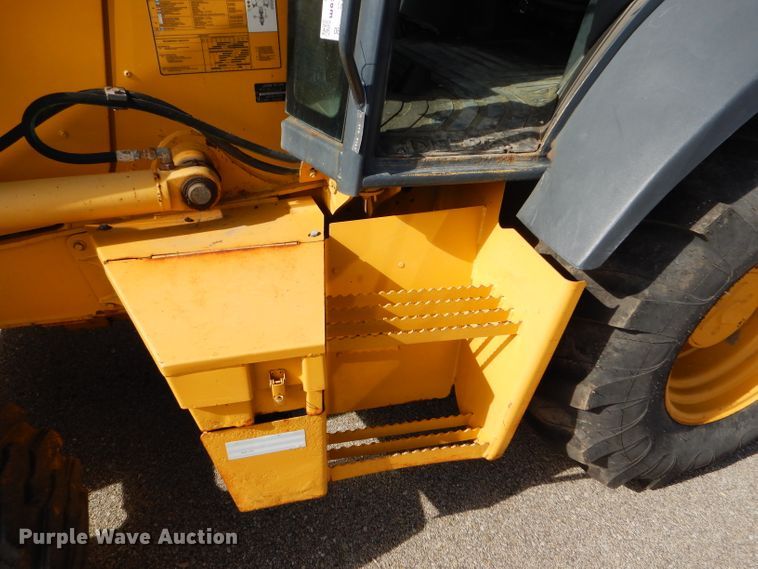 image for item DE4412 2007 John Deere 310J backhoe