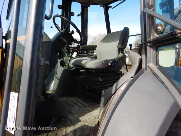 image for item DE4412 2007 John Deere 310J backhoe