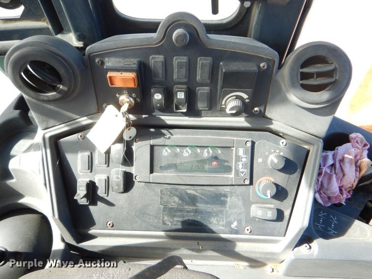 image for item DE4412 2007 John Deere 310J backhoe