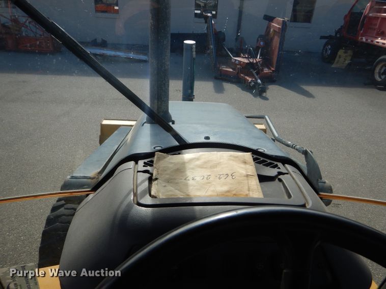 image for item DE4412 2007 John Deere 310J backhoe