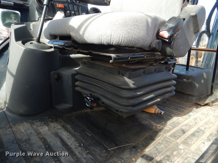 image for item DE4412 2007 John Deere 310J backhoe