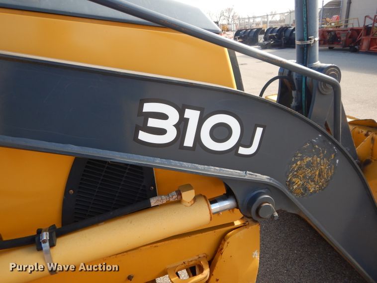 image for item DE4412 2007 John Deere 310J backhoe