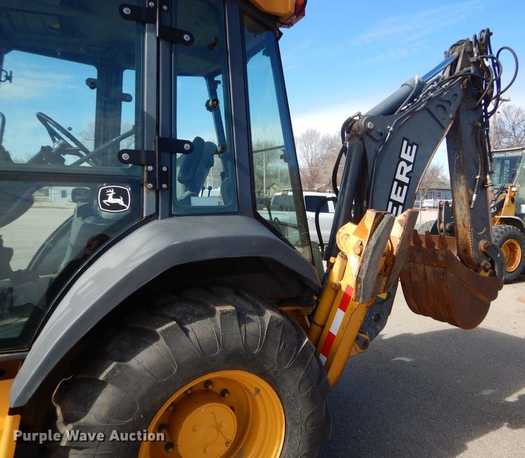 image for item DE4412 2007 John Deere 310J backhoe