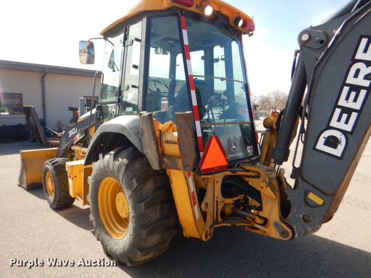image for item DE4412 2007 John Deere 310J backhoe