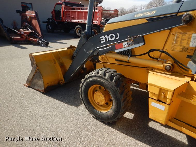 image for item DE4412 2007 John Deere 310J backhoe