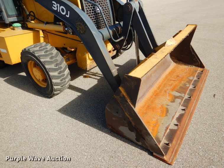 image for item DE4412 2007 John Deere 310J backhoe