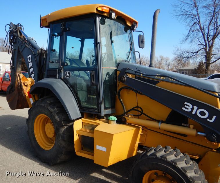 image for item DE4412 2007 John Deere 310J backhoe