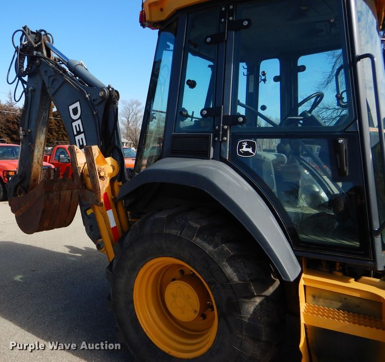 image for item DE4412 2007 John Deere 310J backhoe