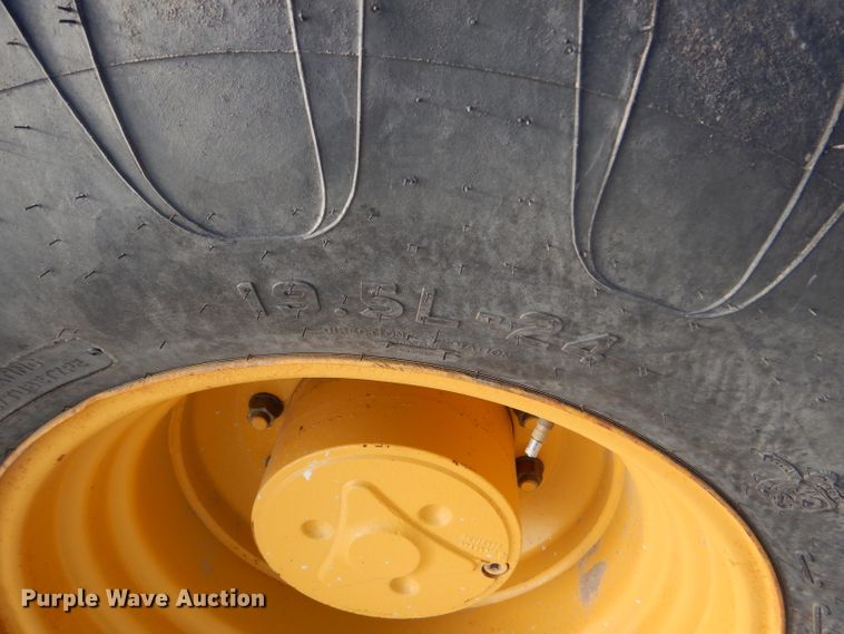 image for item DE4412 2007 John Deere 310J backhoe