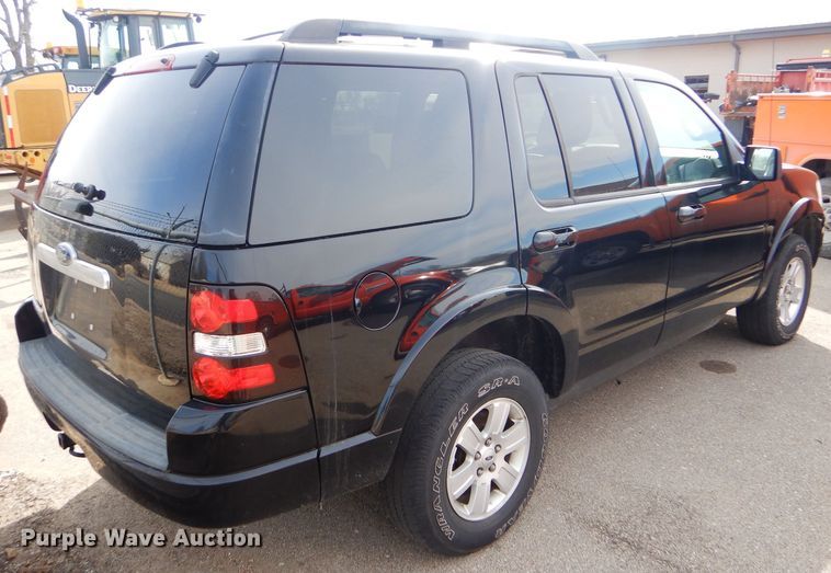 image for item DE4413 2009 Ford Explorer SUV