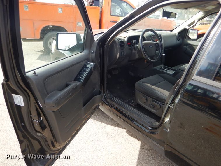 image for item DE4413 2009 Ford Explorer SUV