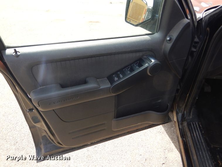 image for item DE4413 2009 Ford Explorer SUV