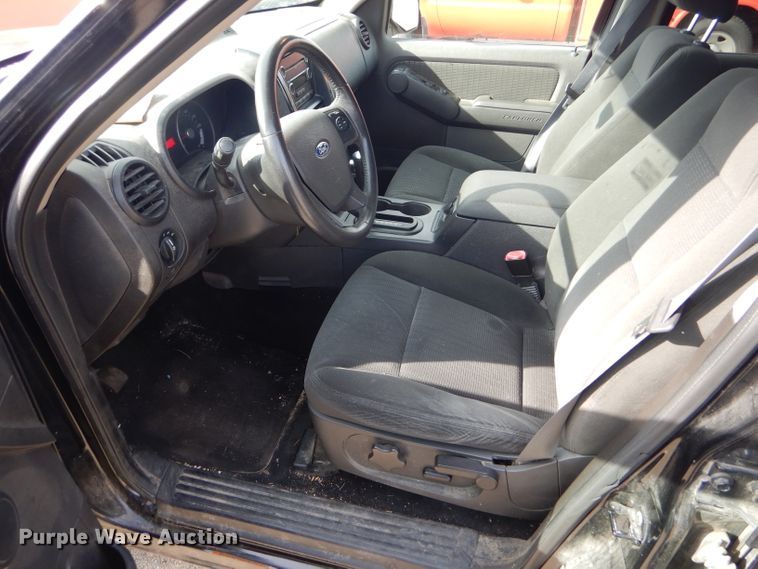 image for item DE4413 2009 Ford Explorer SUV