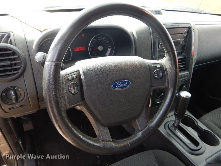 image for item DE4413 2009 Ford Explorer SUV