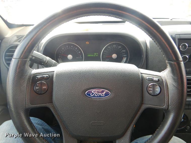 image for item DE4413 2009 Ford Explorer SUV
