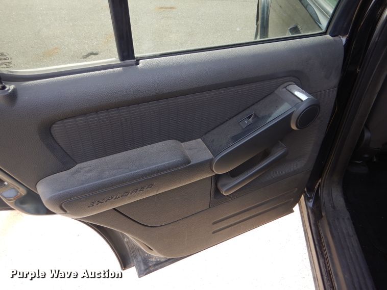 image for item DE4413 2009 Ford Explorer SUV