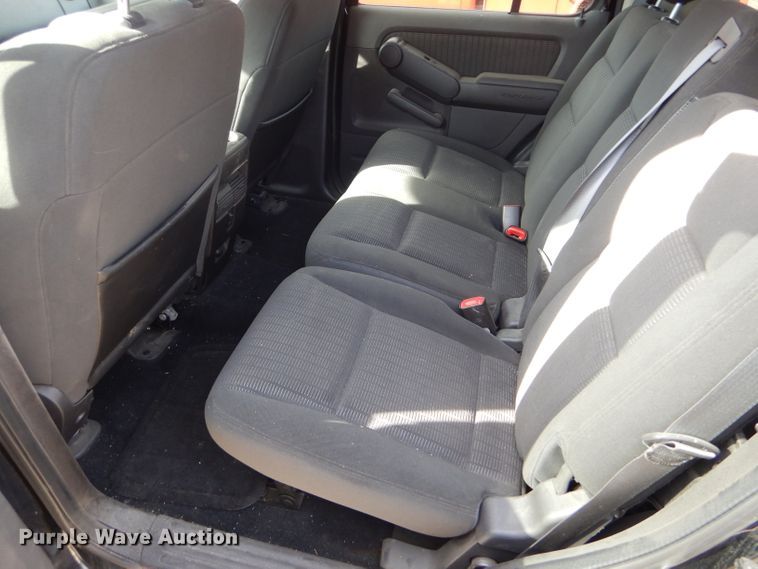 image for item DE4413 2009 Ford Explorer SUV