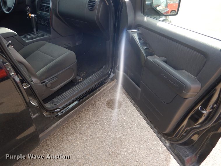 image for item DE4413 2009 Ford Explorer SUV