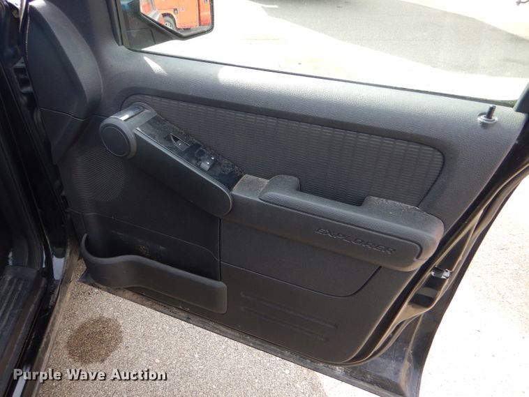 image for item DE4413 2009 Ford Explorer SUV