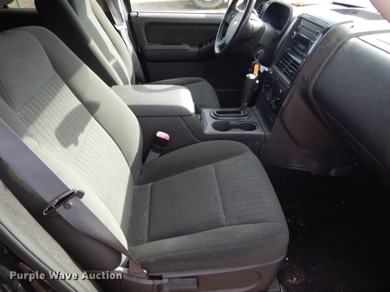 image for item DE4413 2009 Ford Explorer SUV