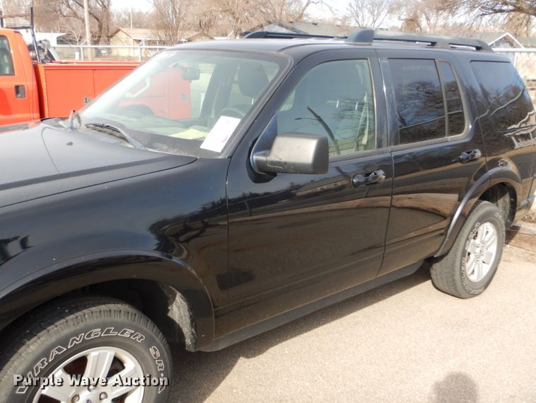 image for item DE4413 2009 Ford Explorer SUV