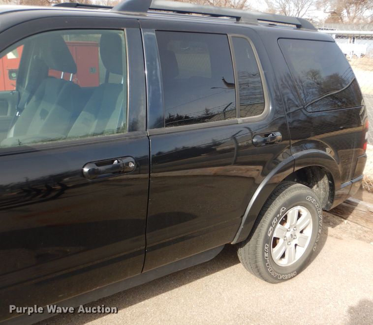 image for item DE4413 2009 Ford Explorer SUV