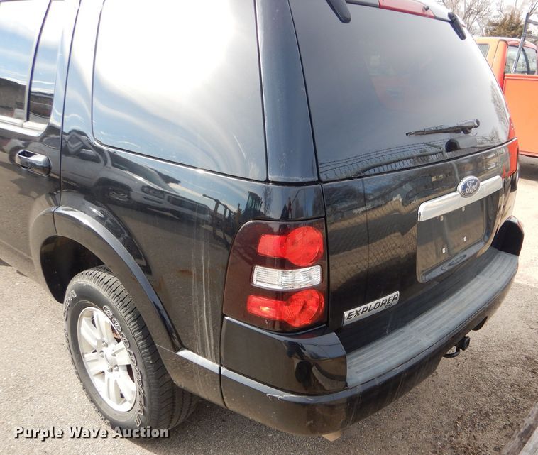 image for item DE4413 2009 Ford Explorer SUV
