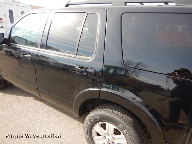 image for item DE4413 2009 Ford Explorer SUV