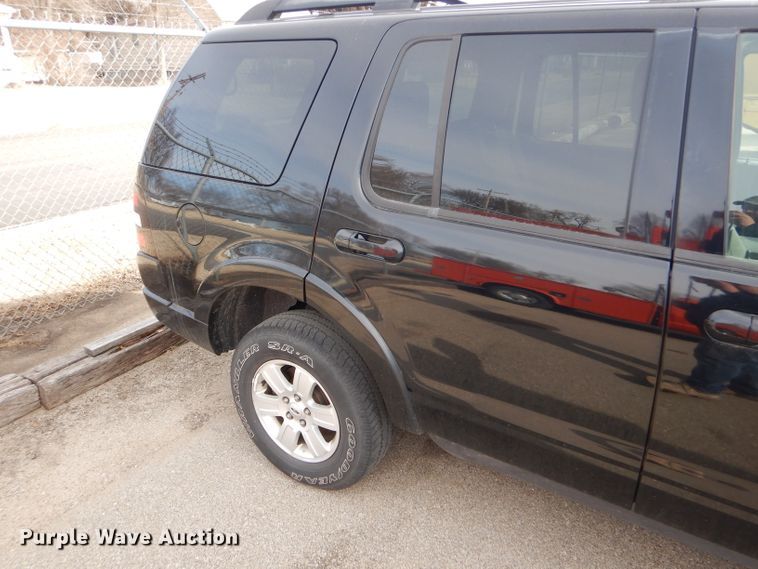 image for item DE4413 2009 Ford Explorer SUV