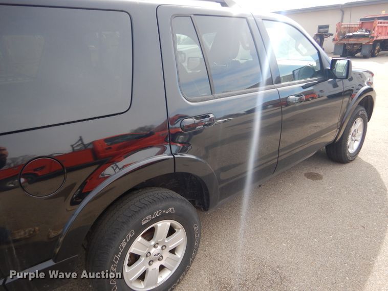 image for item DE4413 2009 Ford Explorer SUV